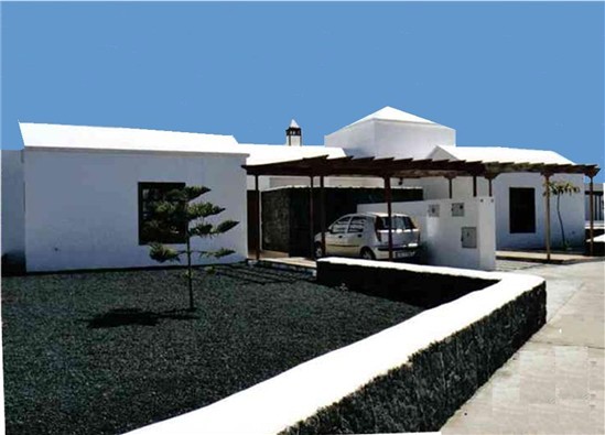Front of the Villa / Private Parking
